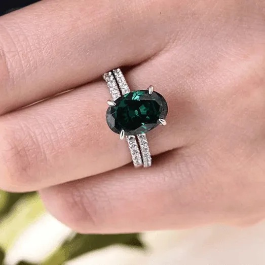 Classic Emerald Green Oval Cut Ring Set