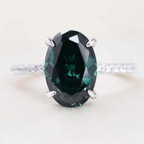 Classic Emerald Green Oval Cut Ring Set