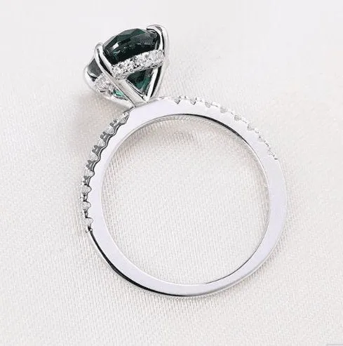 Classic Emerald Green Oval Cut Ring Set