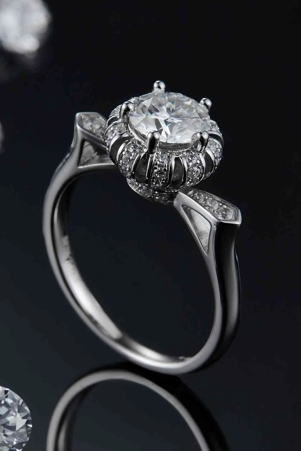 Eternal Elegance: 1 Carat Moissanite Ring