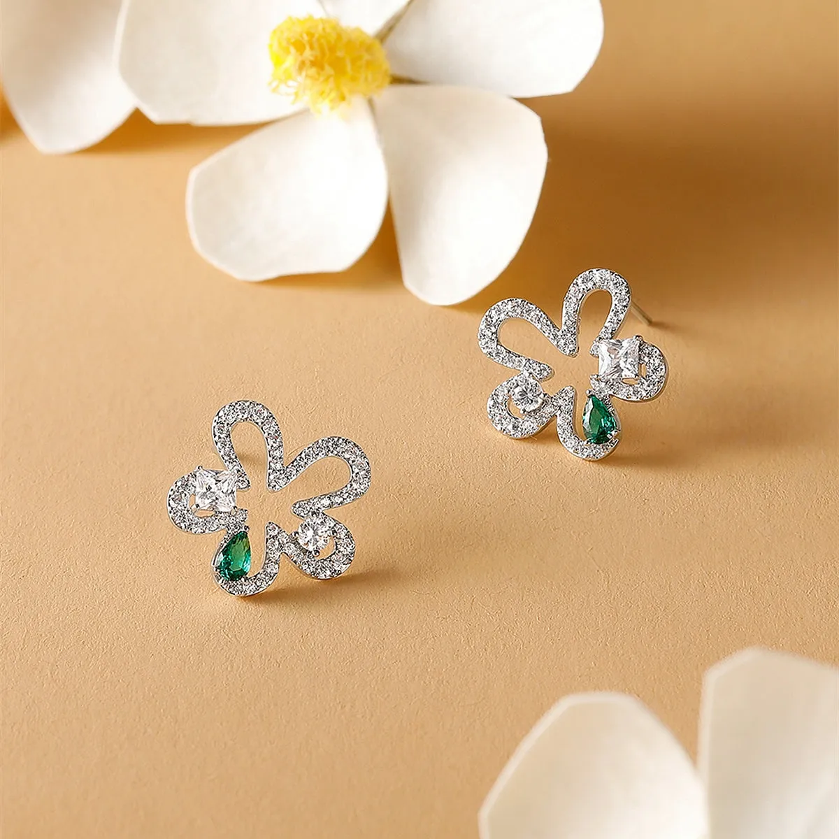 Flowerlace Diamond and Emerald Flower Stud Earrings