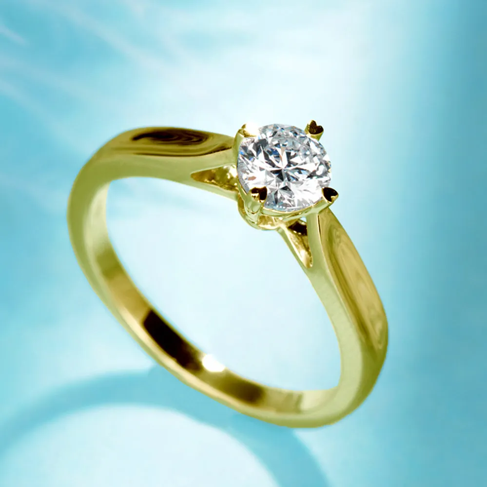 Heart-Shaped Claw GIA Diamond Solitaire Engagement Ring