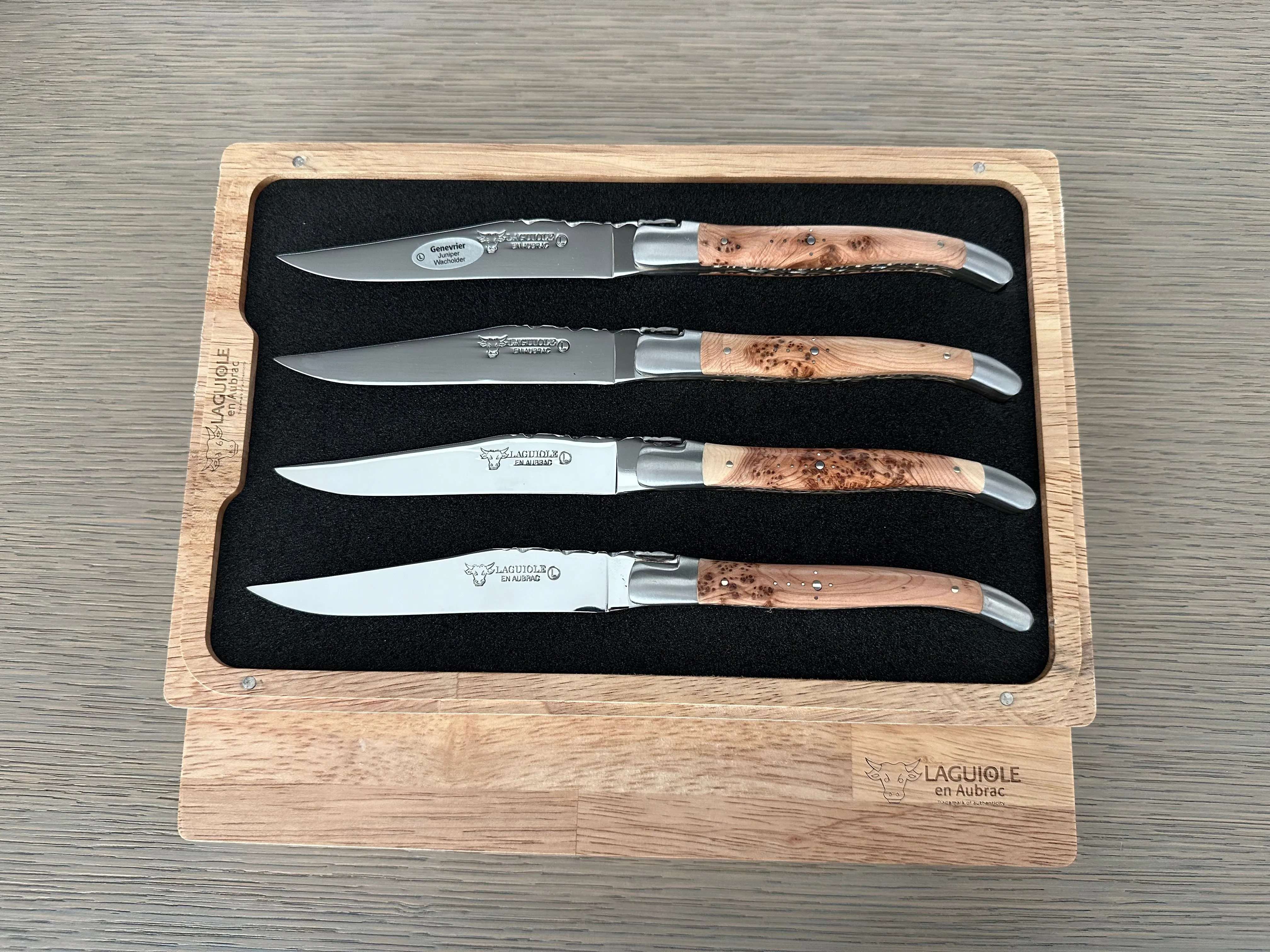 Laguiole en Aubrac Luxury Handcrafted Stainless Steel & Brass Double Plate 4-Piece Steak Knife Set with Juniper Wood Handles