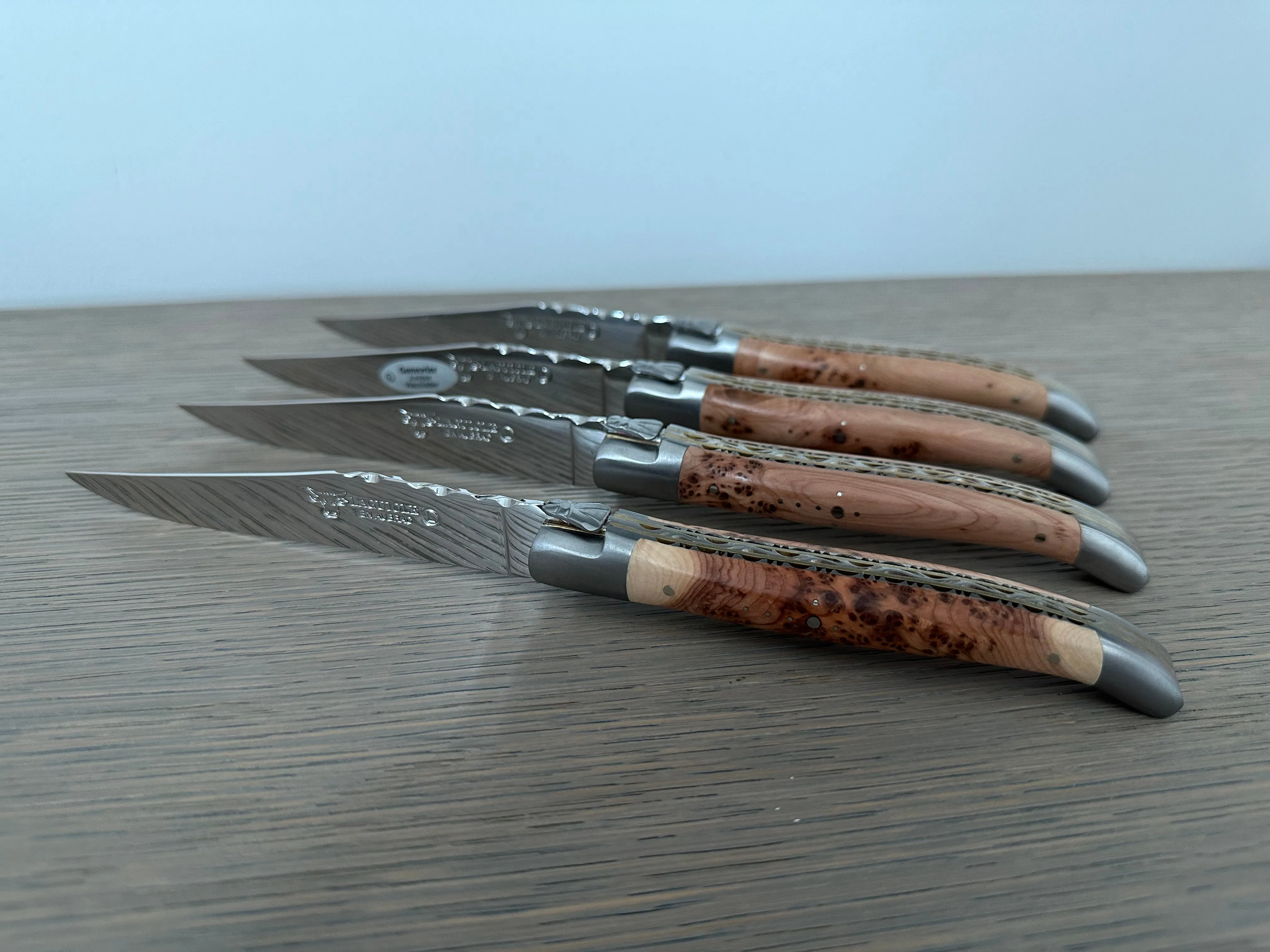 Laguiole en Aubrac Luxury Handcrafted Stainless Steel & Brass Double Plate 4-Piece Steak Knife Set with Juniper Wood Handles
