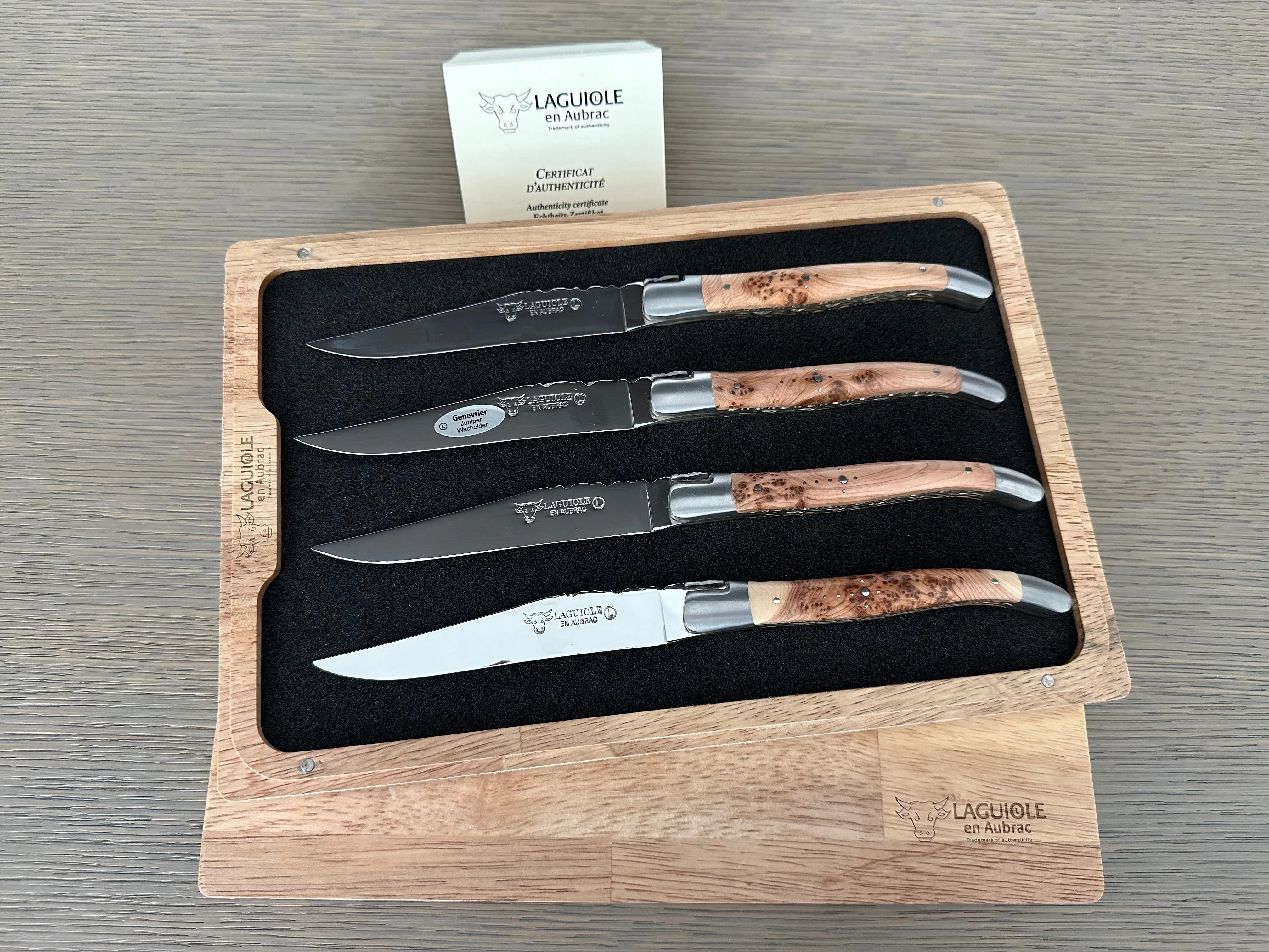 Laguiole en Aubrac Luxury Handcrafted Stainless Steel & Brass Double Plate 4-Piece Steak Knife Set with Juniper Wood Handles