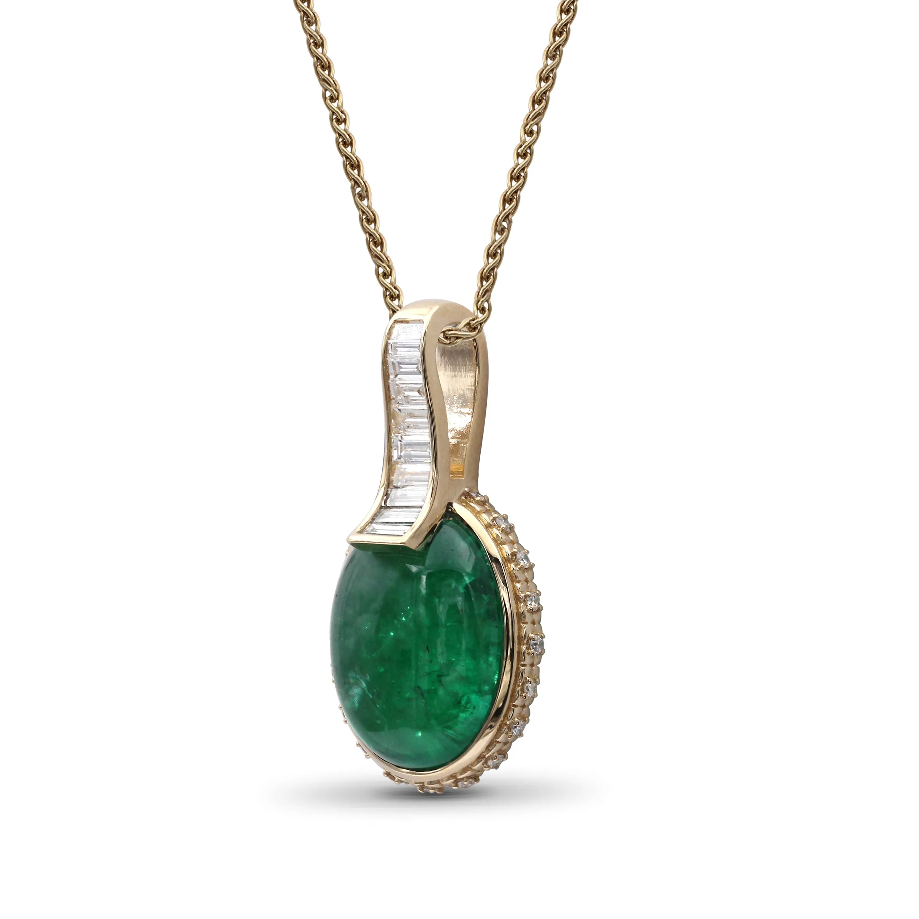 Luxury Emerald 9.65ct and Diamond 0.55ct Pendant in 18K Gold