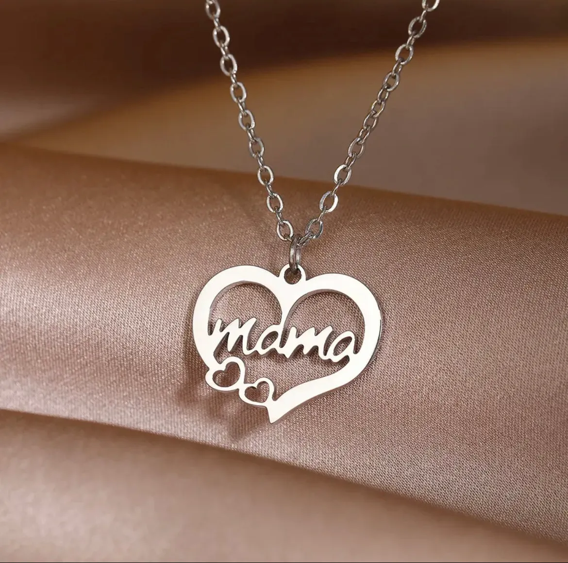 Mama 3 Hearts Necklace