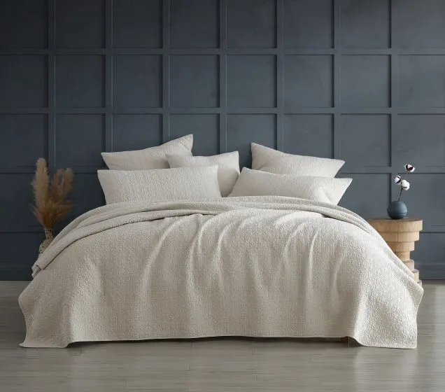 Platinum Collection KAYO LINEN Coverlet