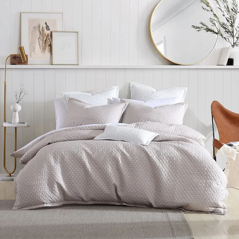 Platinum Collection VARSITY LINEN QUILT COVER SET