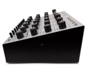 Studio Electronics Boomstar SE80 (Yamaha CS-80 filter)