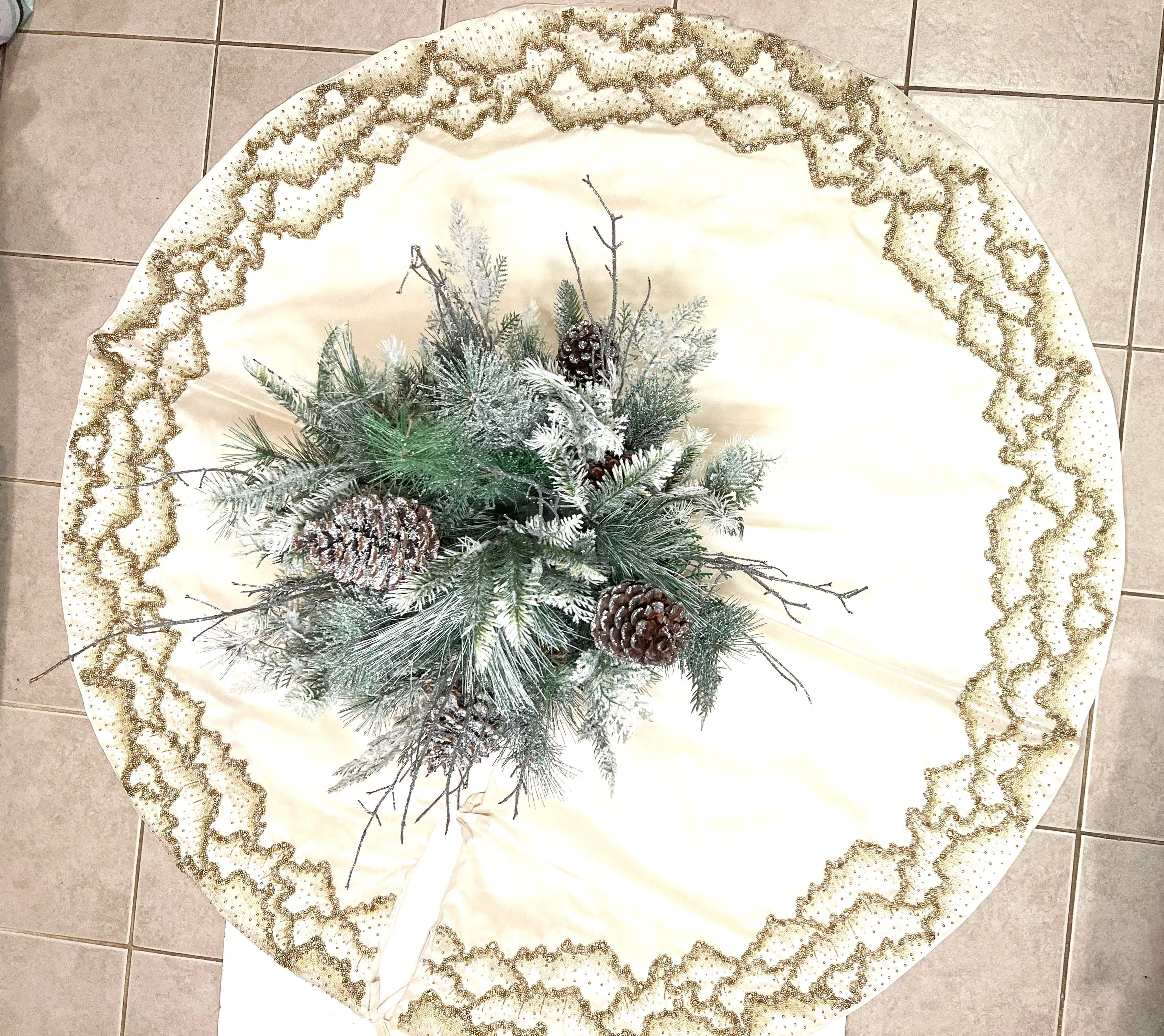 Stunning Gold Christmas Beaded Mist Tree Skirt 54" Round