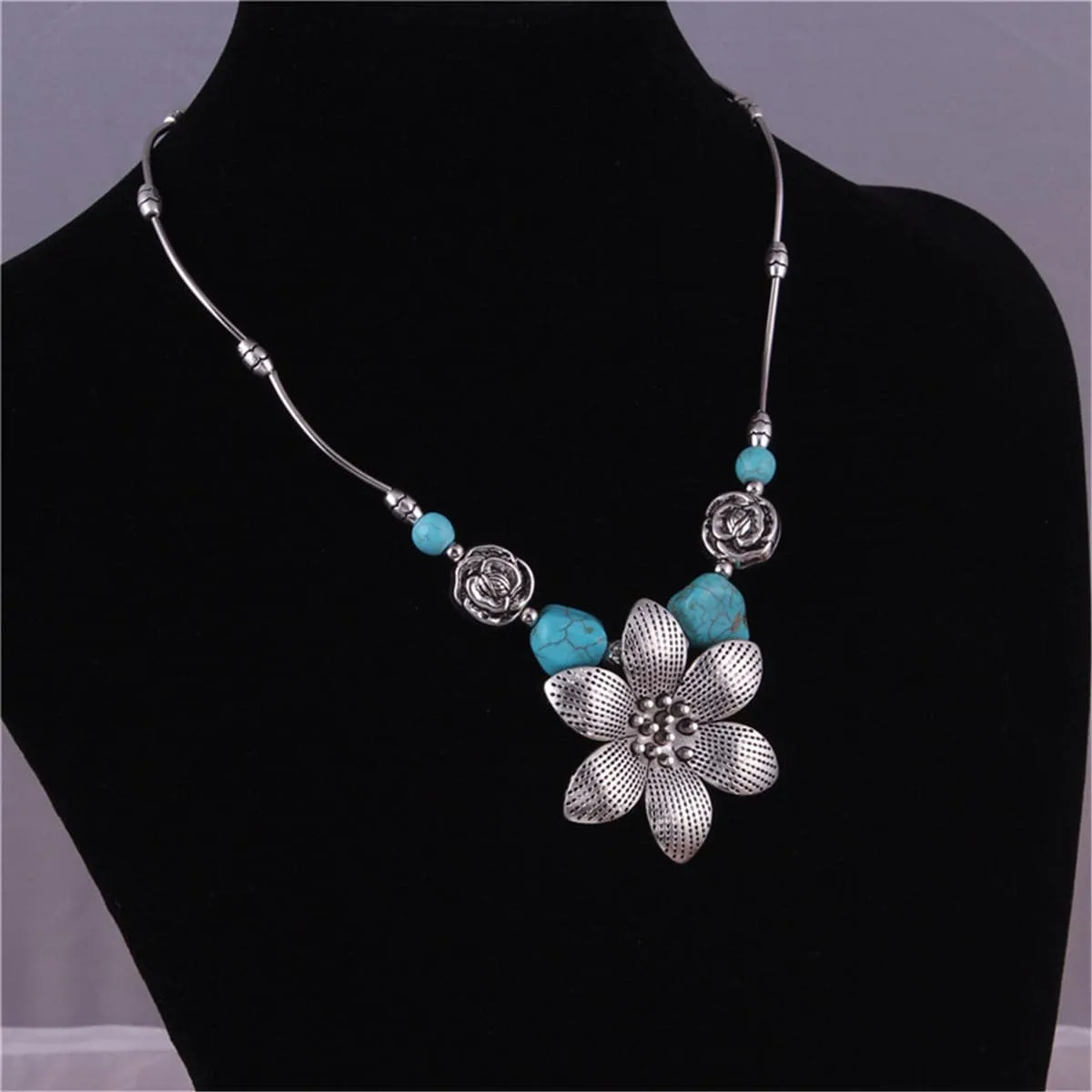 Turquoise & Silver-Plated Flower Pendant Necklace