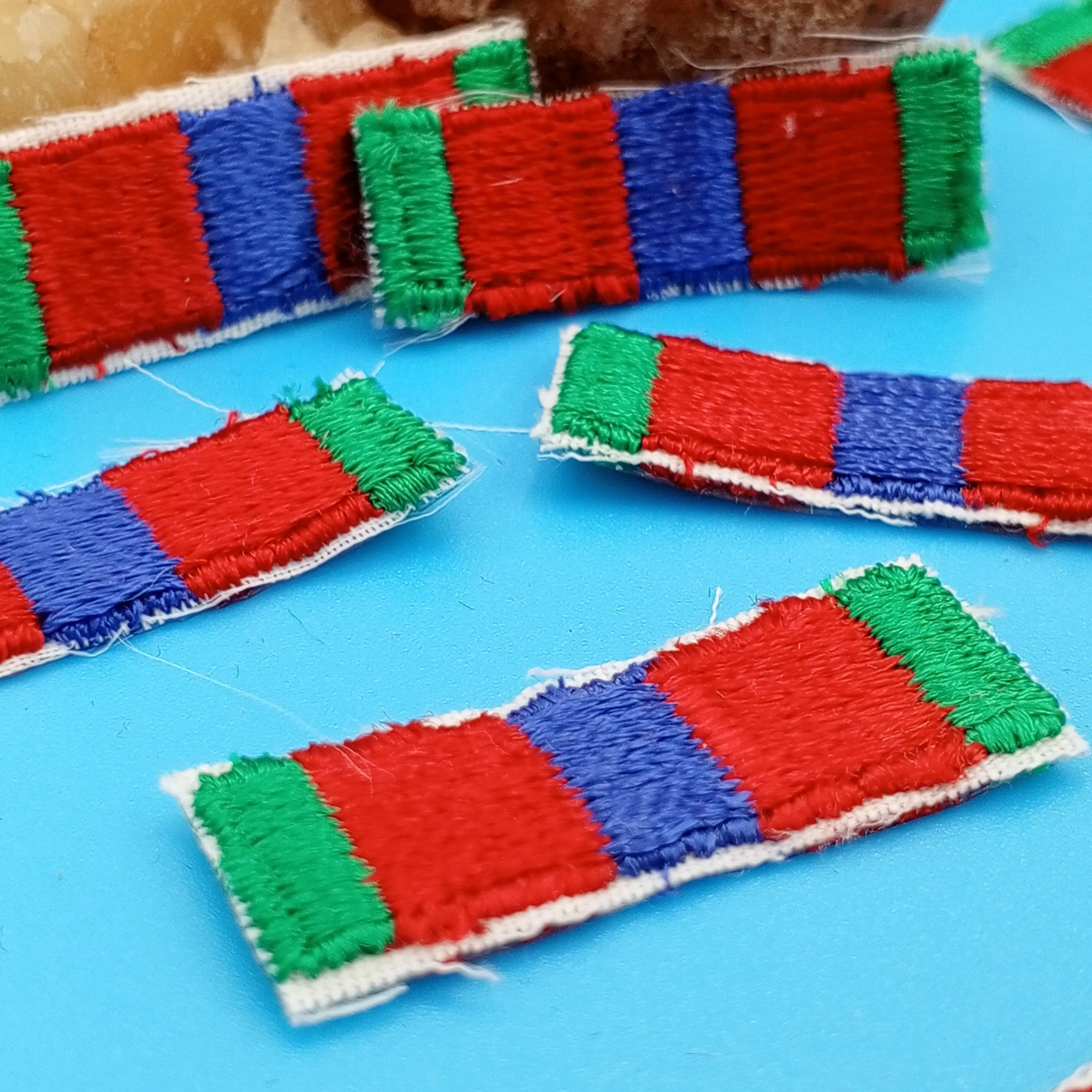 VINTAGE Badge Patches green red blue Embroidered Appliques #741