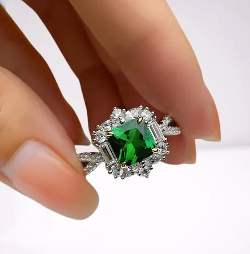 Vintage Twist Emerald Green Princess Cut Engagement Ring